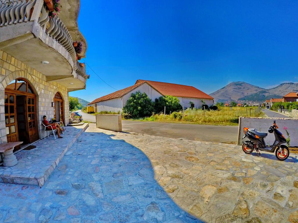 Apartmani Kosjerina Trebinje Buitenkant foto